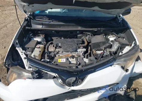 2017 Toyota Rav4 Le z USA, uszkodzony, nr VIN JTMZFREV8HJ124053